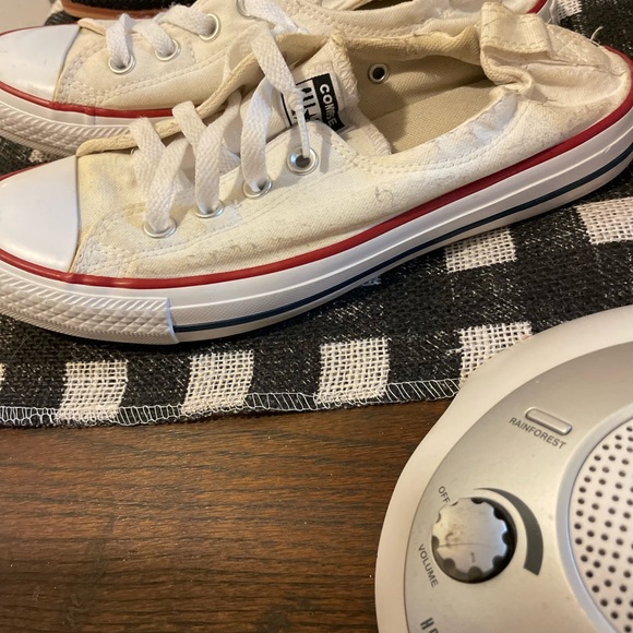 Converse - Picture 2 of 3